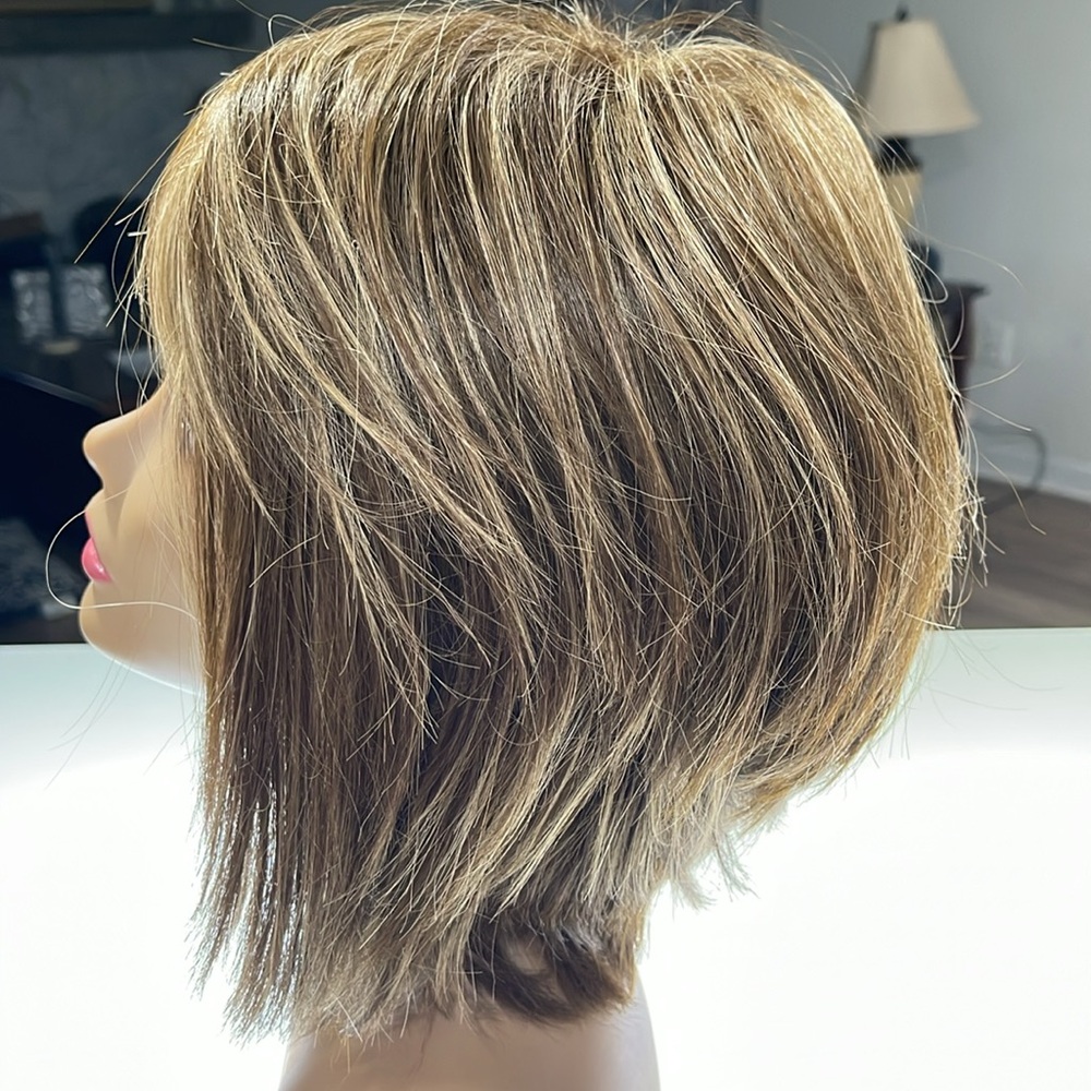 Brown and Tan Layered Wig with Feathered Ends - Picture 5 of 10